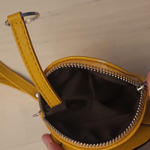 Y2K Unbranded Faux Leather Mustard Yellow Floral Wristlet - Picture 5 of 10